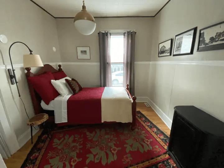 Cozy 3 & 4 Bed Home 2 Blocks To Hospitals & Lambeau Green Bay Bagian luar foto