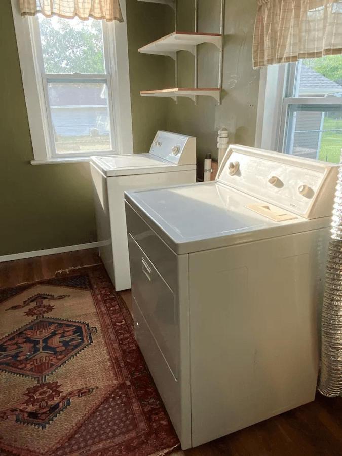 Cozy 3 & 4 Bed Home 2 Blocks To Hospitals & Lambeau Green Bay Bagian luar foto