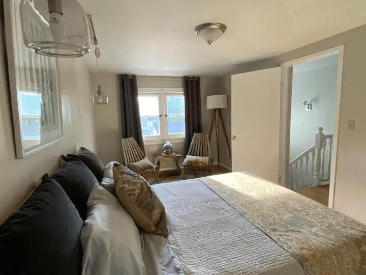 Cozy 3 & 4 Bed Home 2 Blocks To Hospitals & Lambeau Green Bay Bagian luar foto